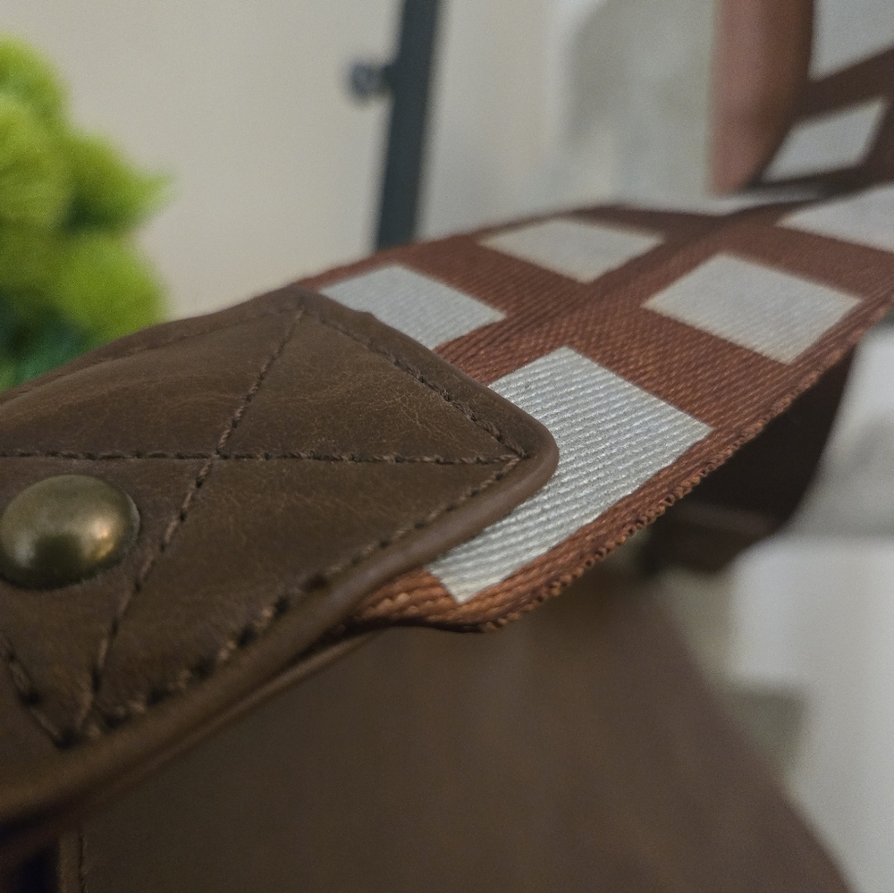 Star Wars Chewbacca Messenger Bag 15x10 - Picture 3 of 10